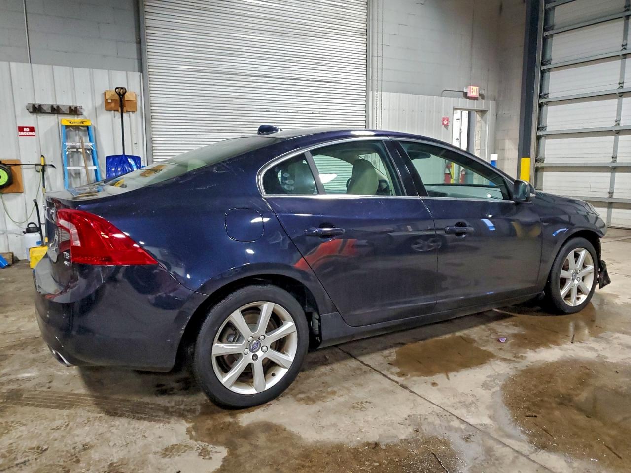 2016 VOLVO S60 PREMIER photo 3