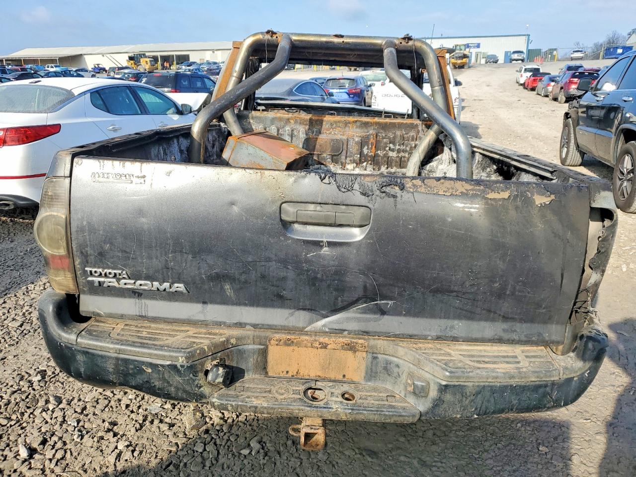 2013 TOYOTA TACOMA photo 6