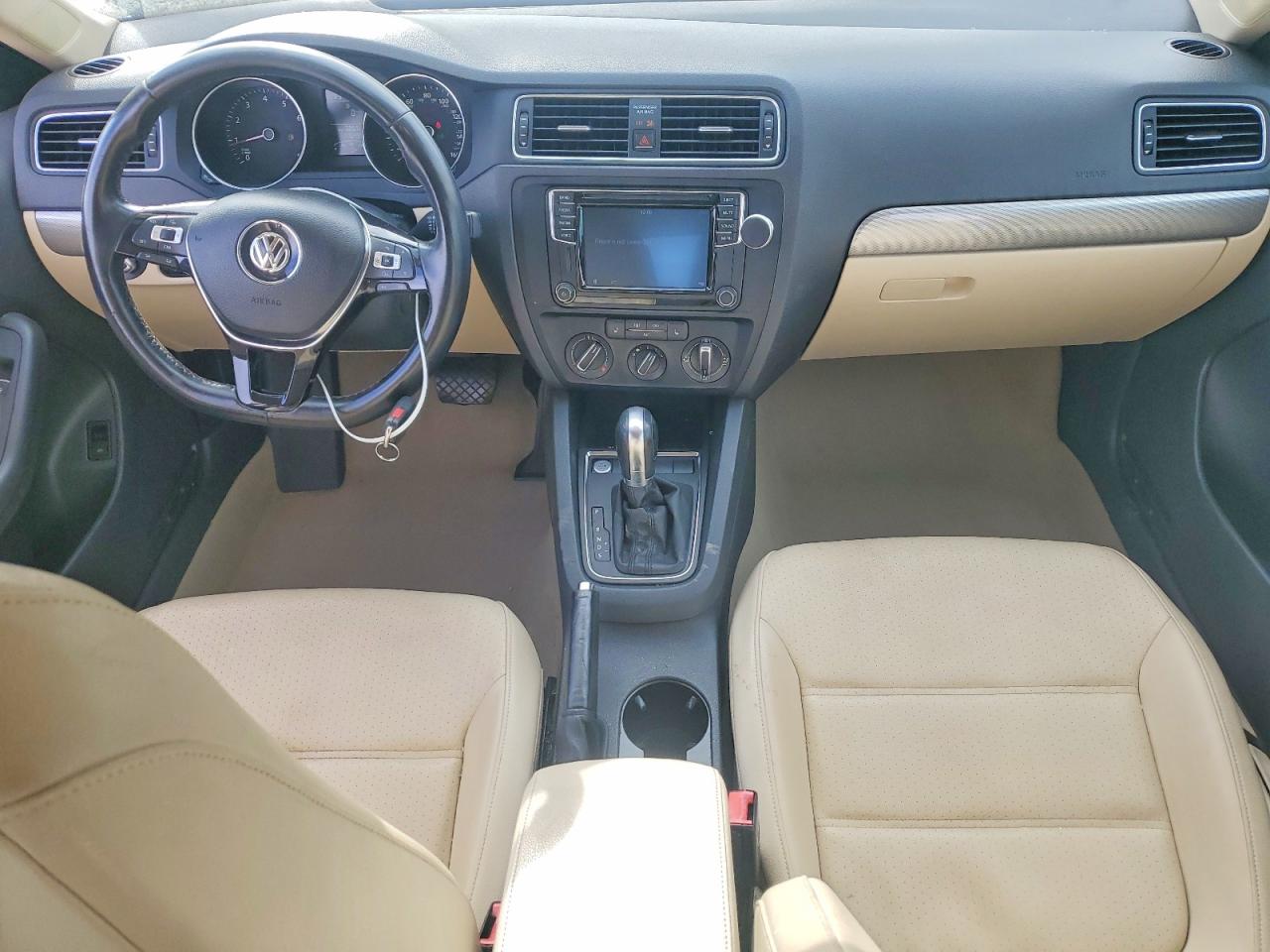 2016 VOLKSWAGEN JETTA SE photo 8