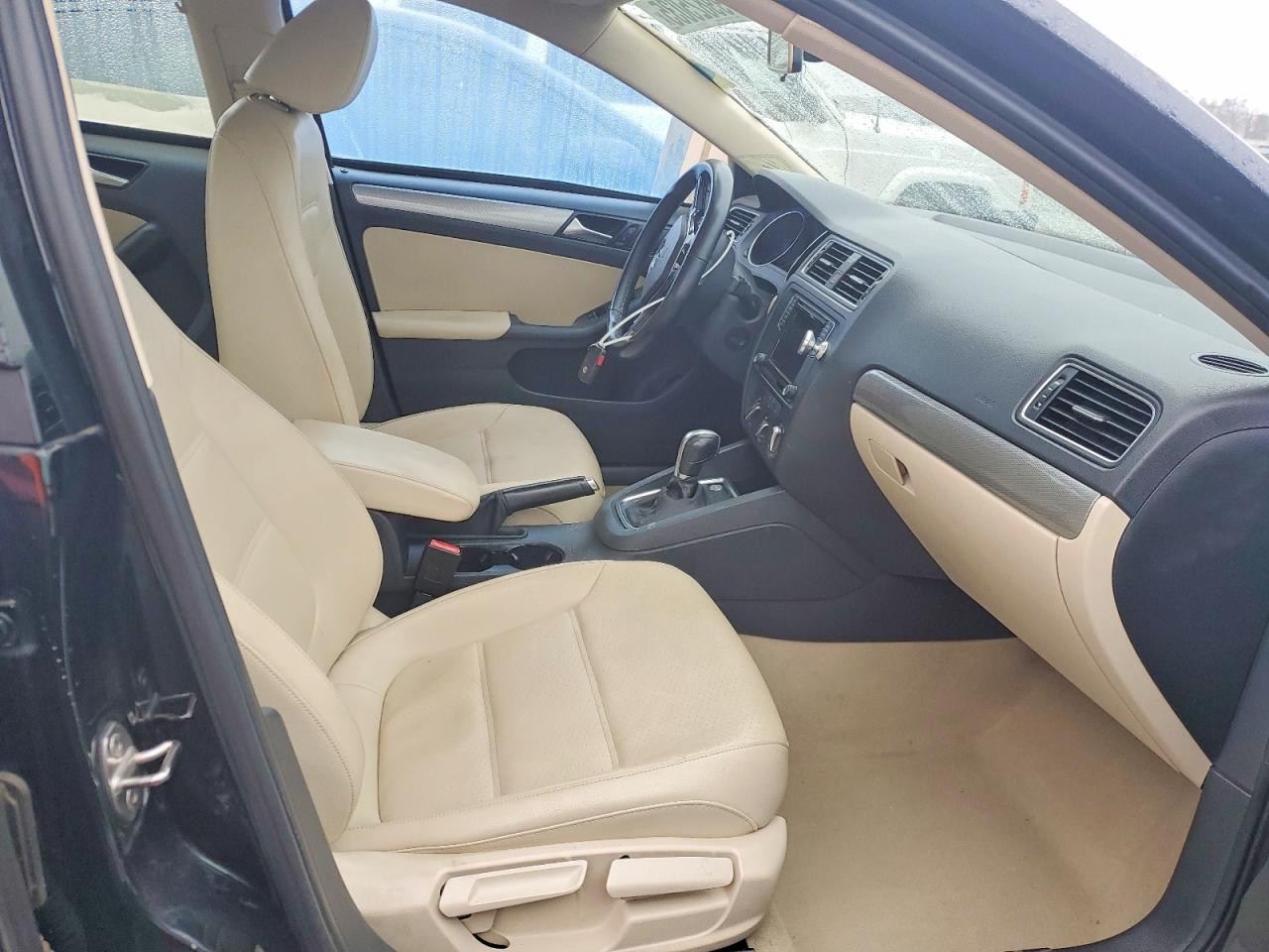2016 VOLKSWAGEN JETTA SE photo 7