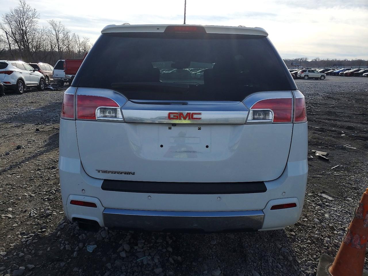 2015 GMC TERRAIN DENALI photo 6