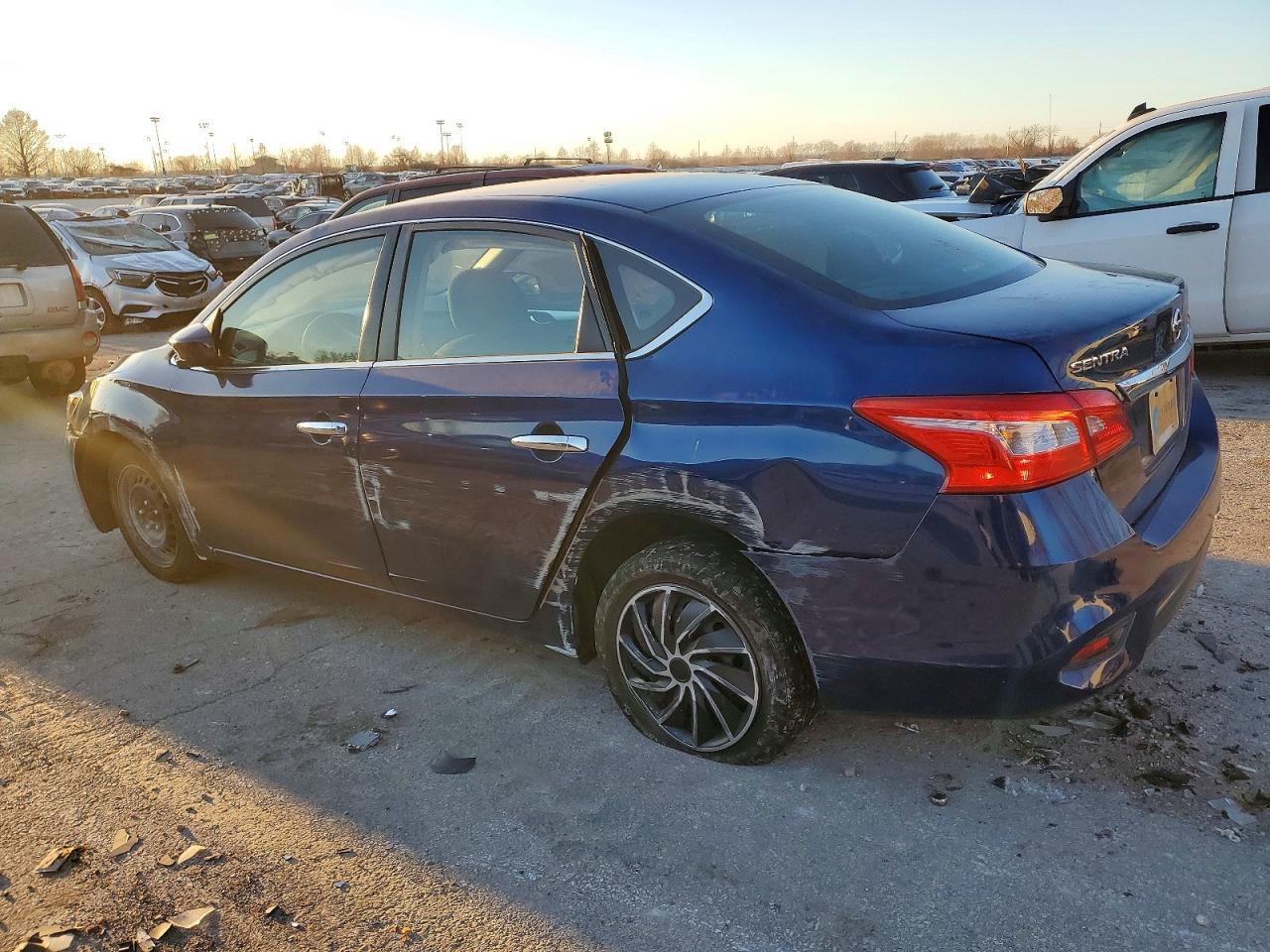 2018 NISSAN SENTRA S photo 3