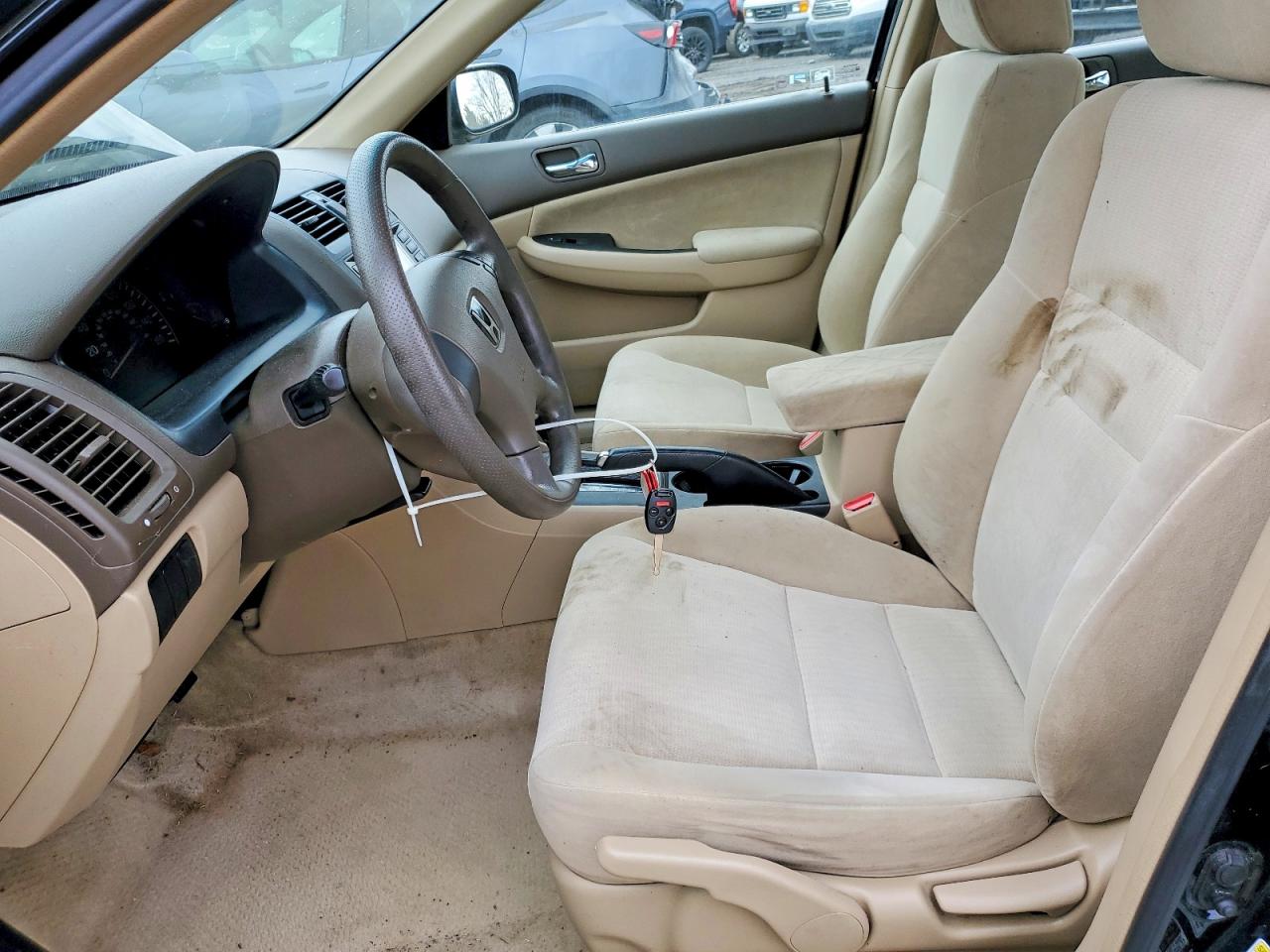 2005 HONDA ACCORD LX photo 7