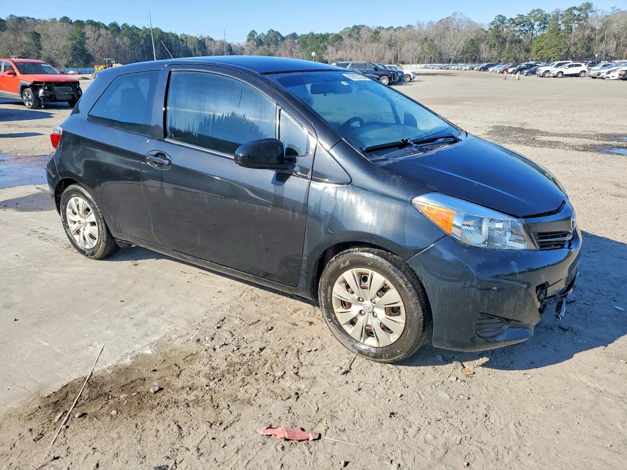 2012 TOYOTA YARIS photo 4