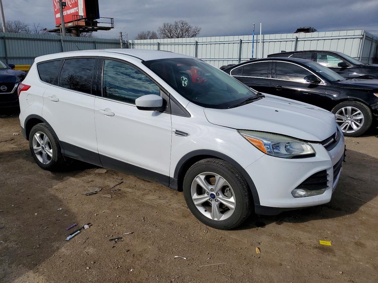 2016 FORD ESCAPE SE photo 4