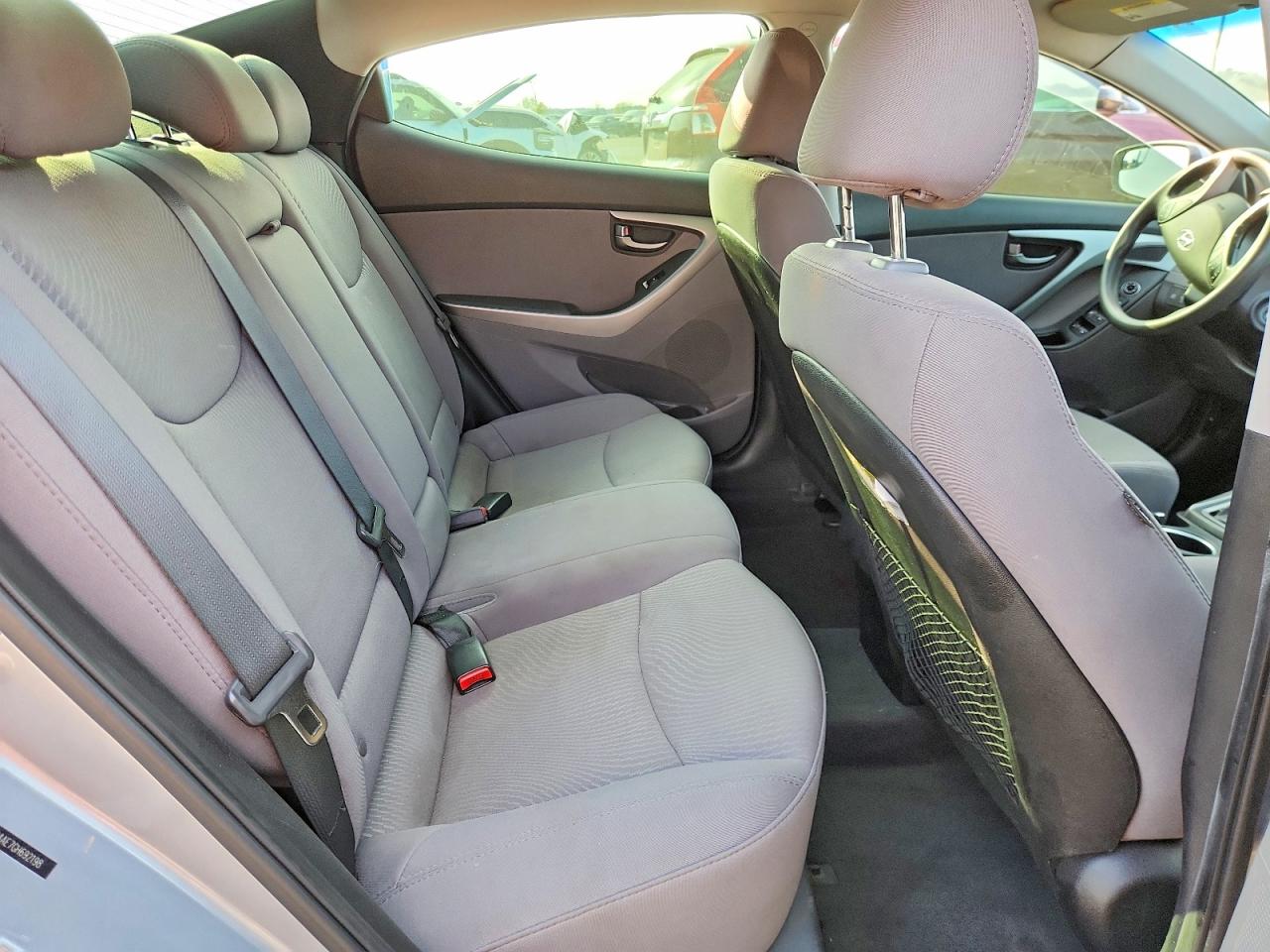 2016 HYUNDAI ELANTRA SE photo 10