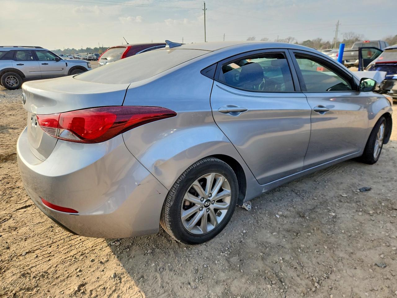 2016 HYUNDAI ELANTRA SE photo 3