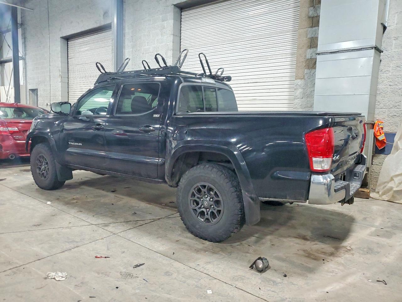 2017 TOYOTA TACOMA DOUBLE CAB photo 2