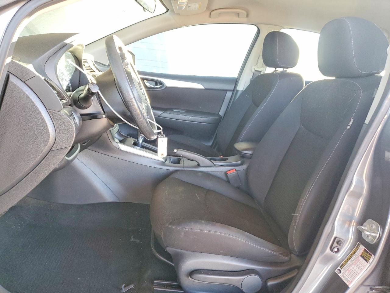 2019 NISSAN SENTRA S photo 7