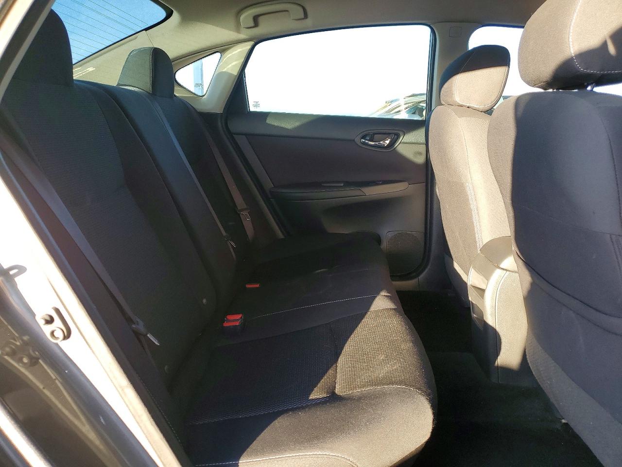 2019 NISSAN SENTRA S photo 10
