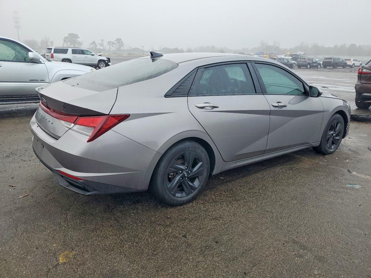 2022 HYUNDAI ELANTRA SEL photo 5