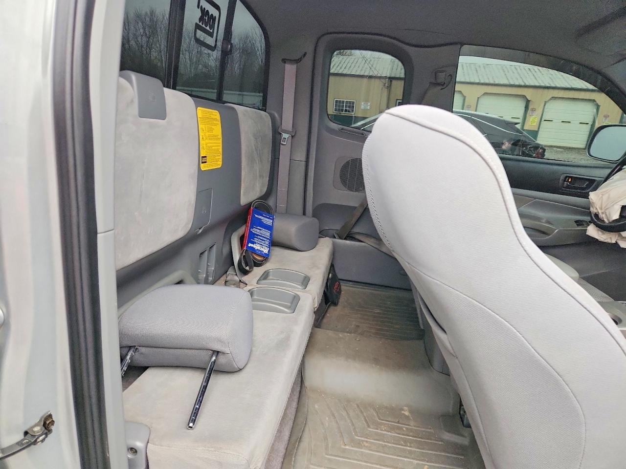 2006 TOYOTA TACOMA photo 10