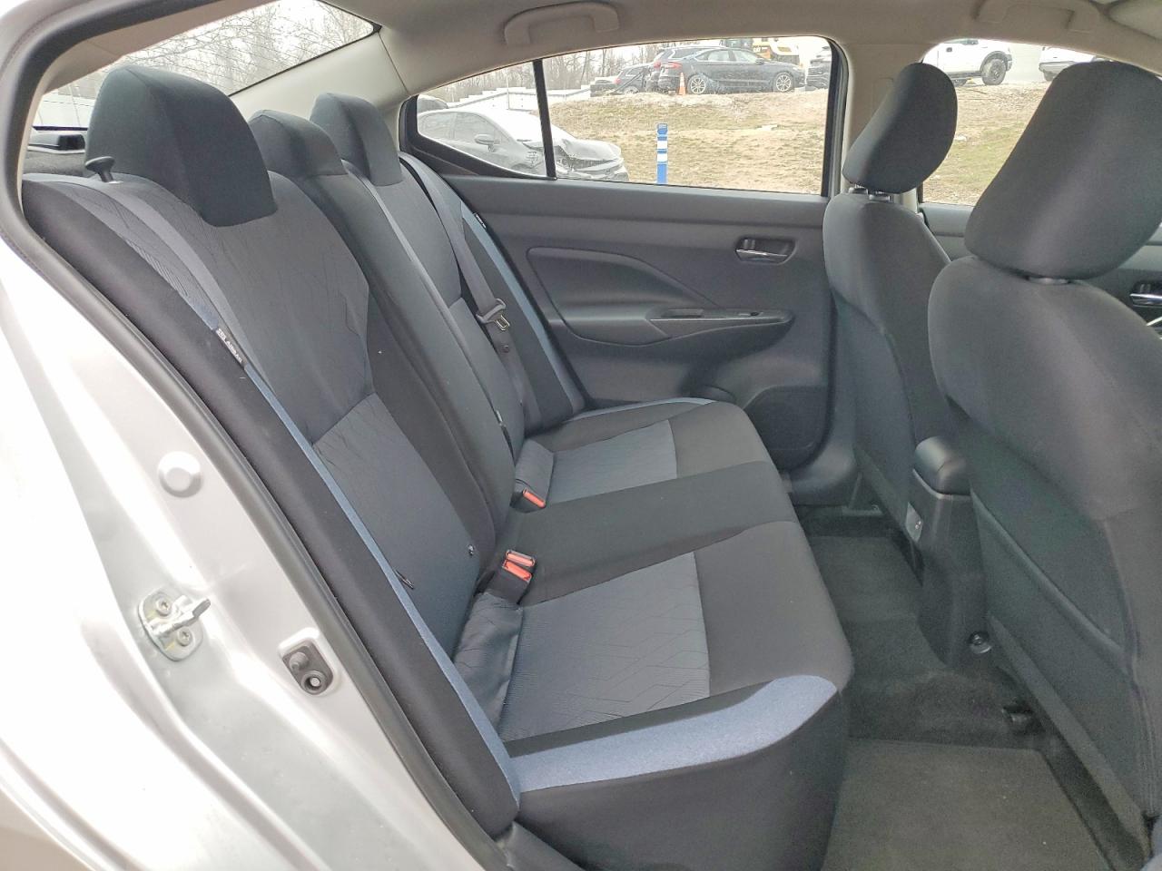 2025 NISSAN VERSA SV photo 10