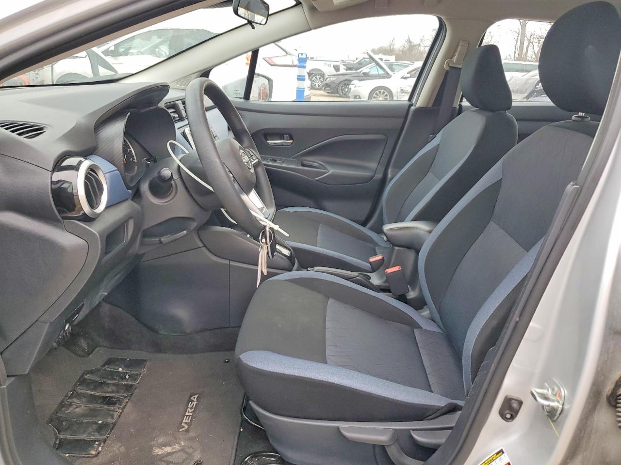 2025 NISSAN VERSA SV photo 7