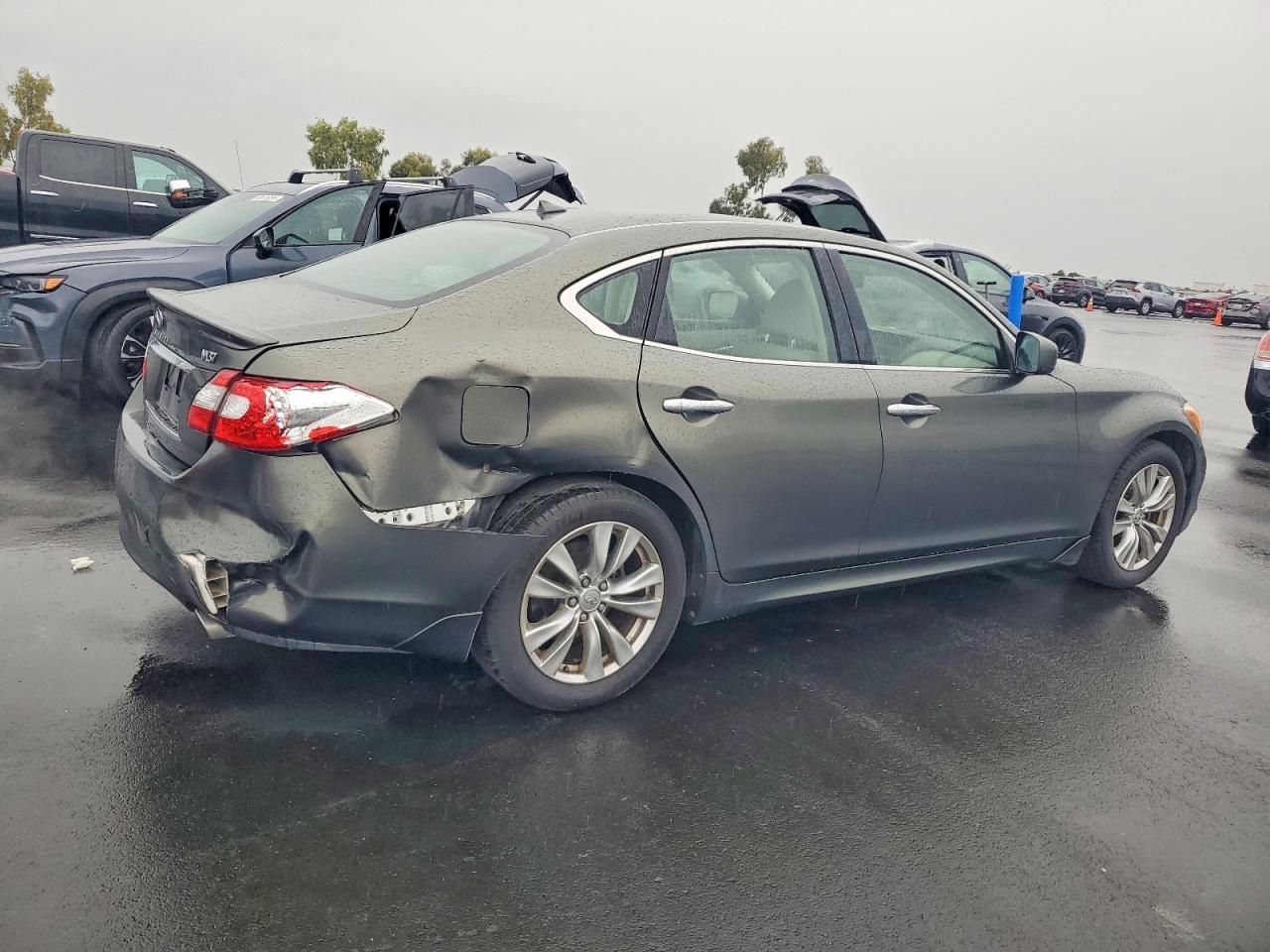 2012 INFINITI M37 photo 3
