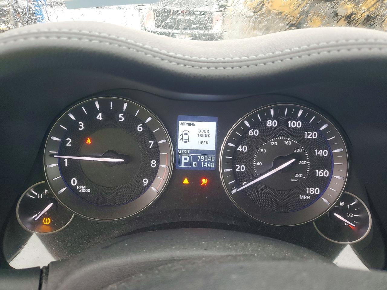 2012 INFINITI M37 photo 9