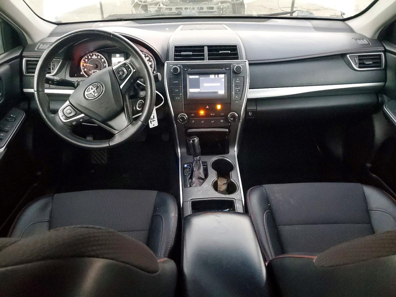 2017 TOYOTA CAMRY LE photo 8