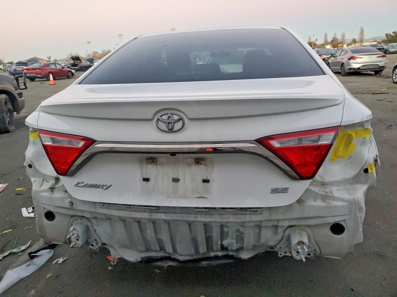 2017 TOYOTA CAMRY LE photo 6