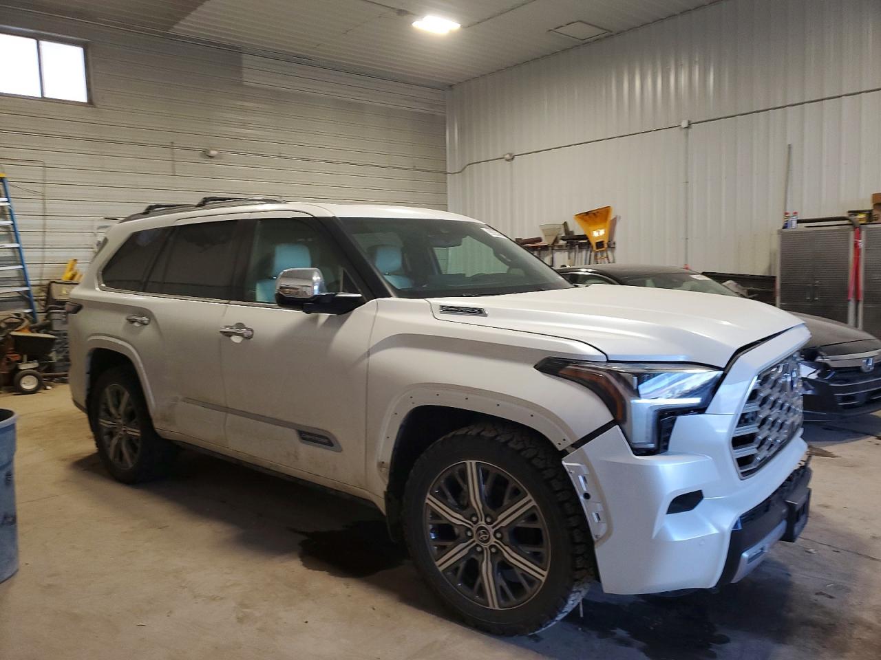 2023 TOYOTA SEQUOIA SR5 photo 4