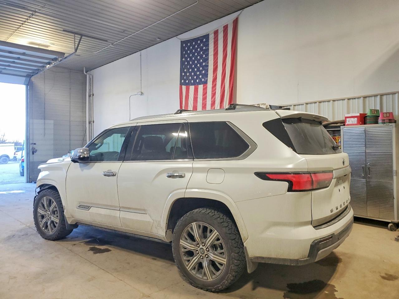 2023 TOYOTA SEQUOIA SR5 photo 2
