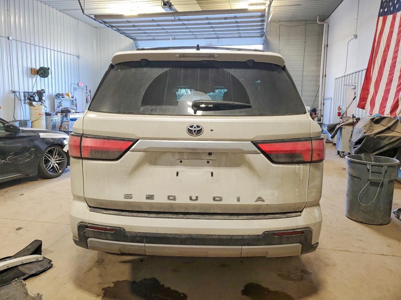 2023 TOYOTA SEQUOIA SR5 photo 6