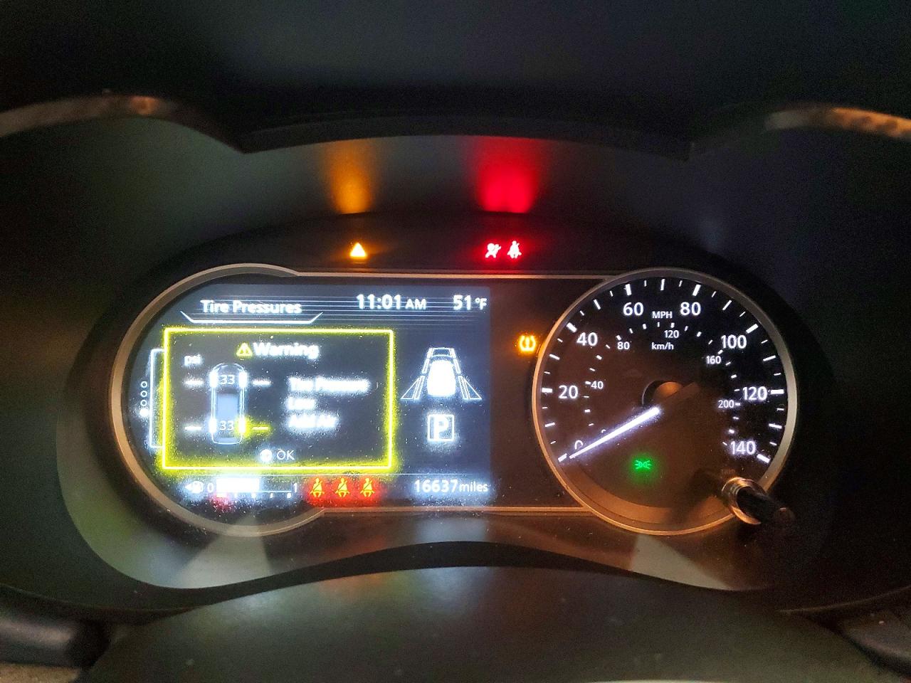 2025 NISSAN VERSA SV photo 9