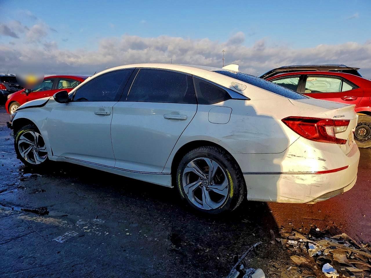 2018 HONDA ACCORD EX photo 2