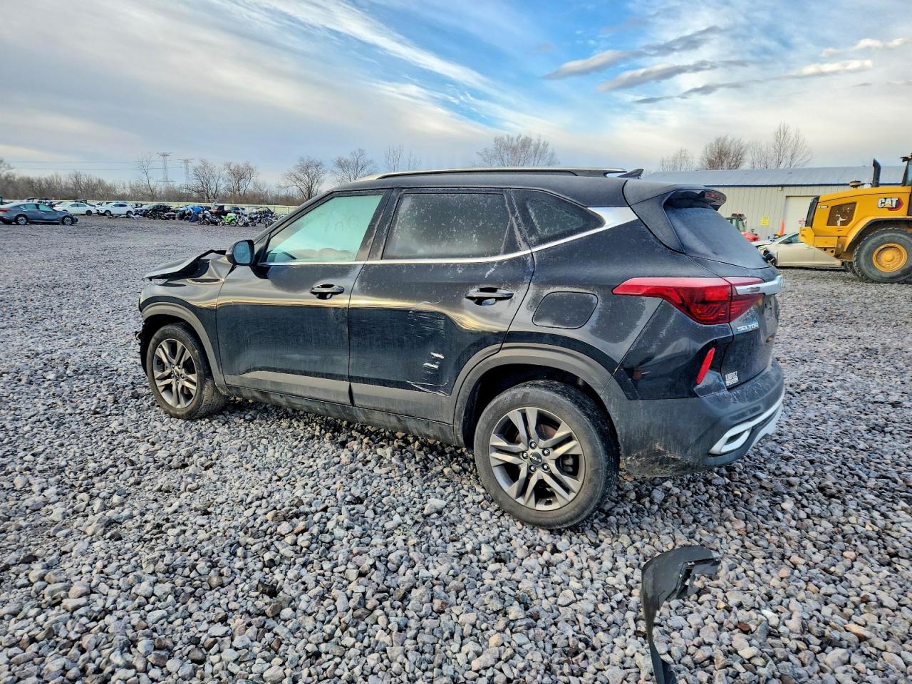 2023 KIA SELTOS S photo 2
