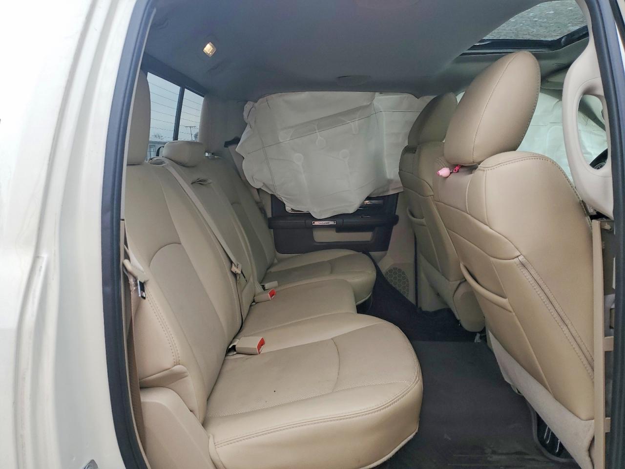 2017 RAM 1500 LARAMIE photo 19