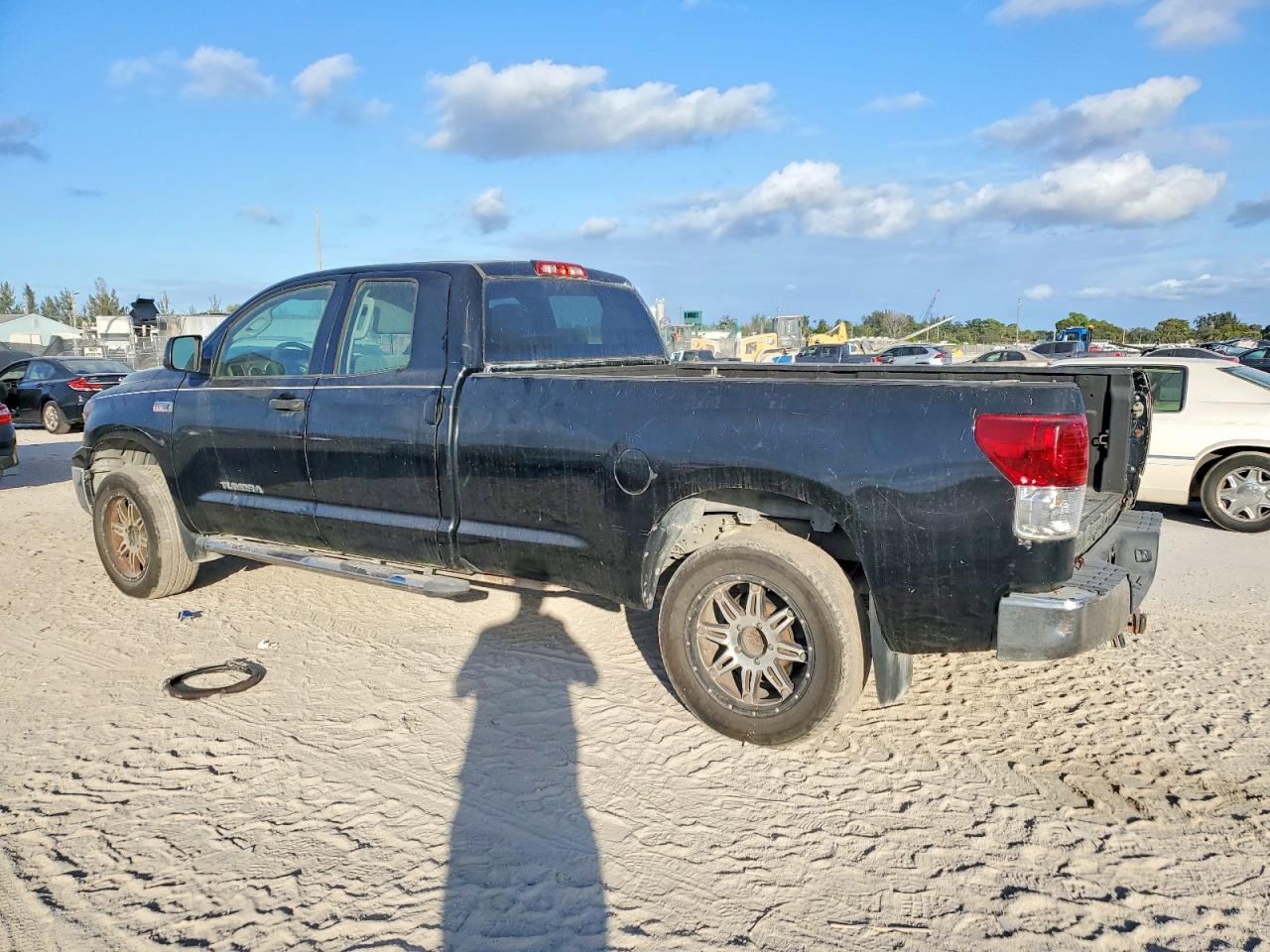 2011 TOYOTA TUNDRA DOUBLE CAB SR5 photo 2