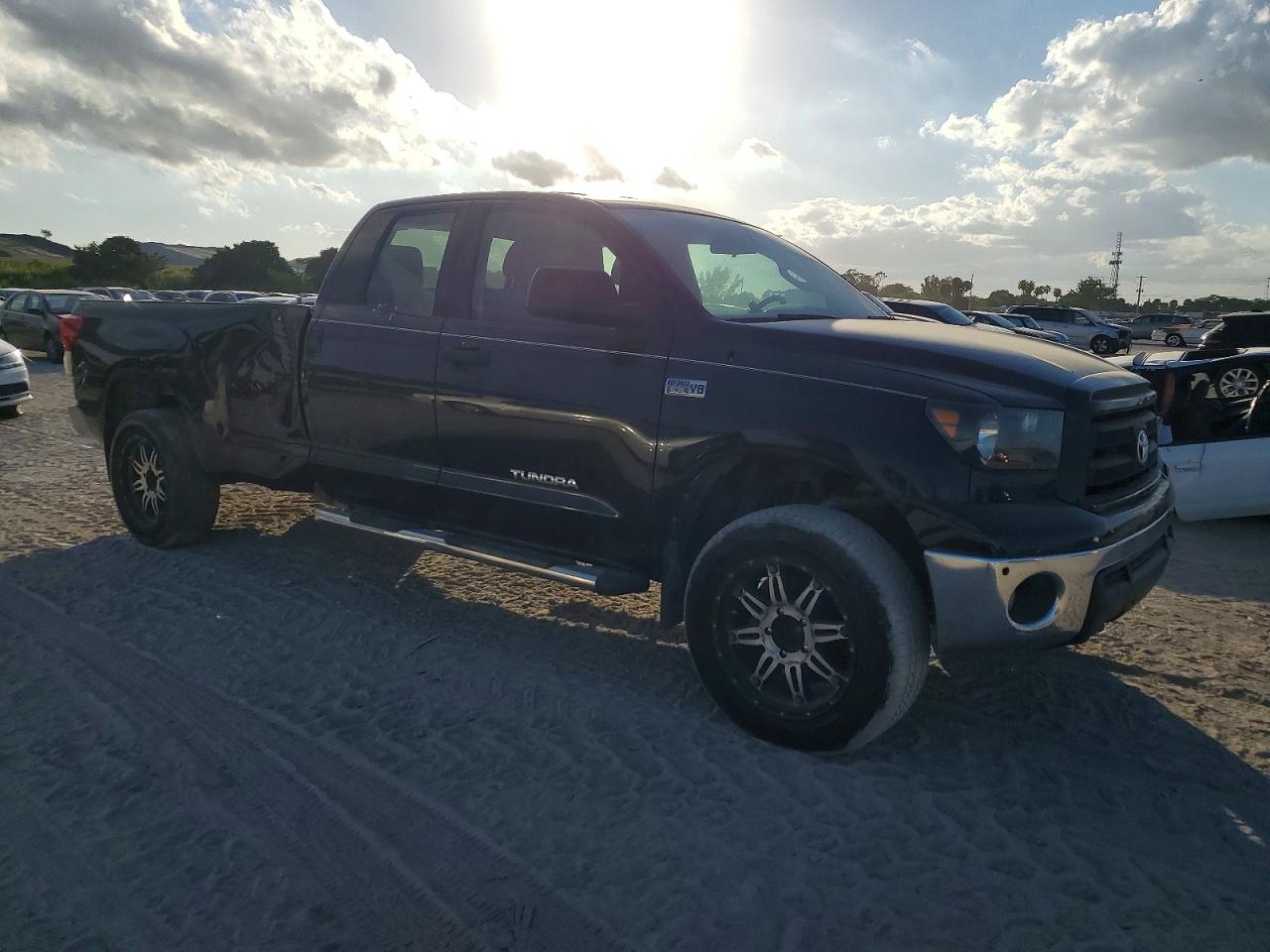 2011 TOYOTA TUNDRA DOUBLE CAB SR5 photo 4