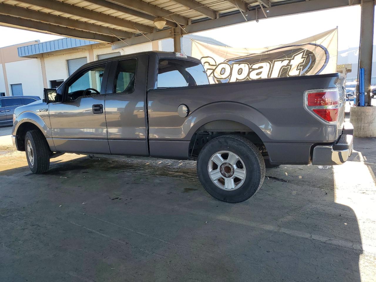 2013 FORD F150 SUPER CAB photo 2