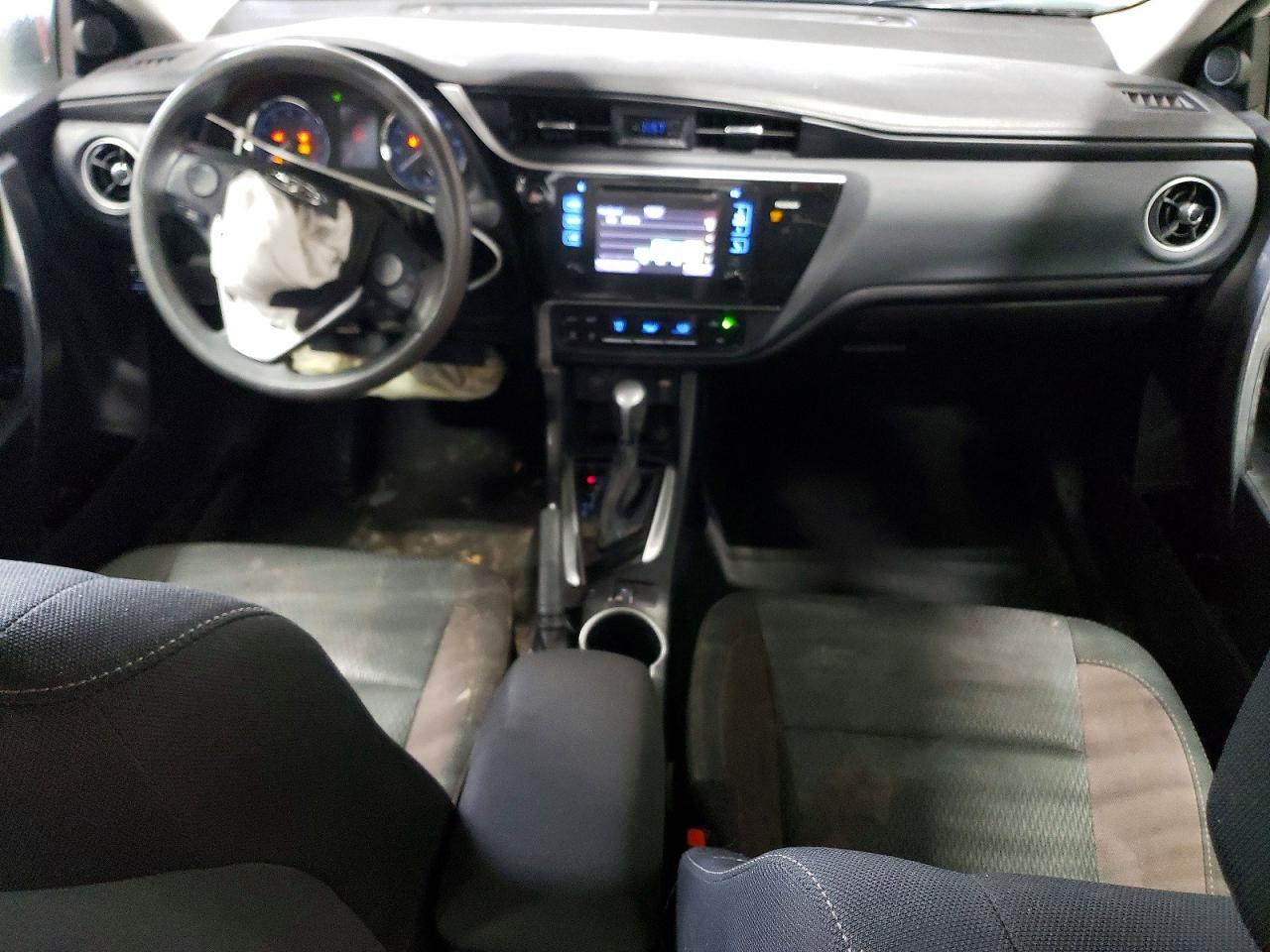 2017 TOYOTA COROLLA L photo 8