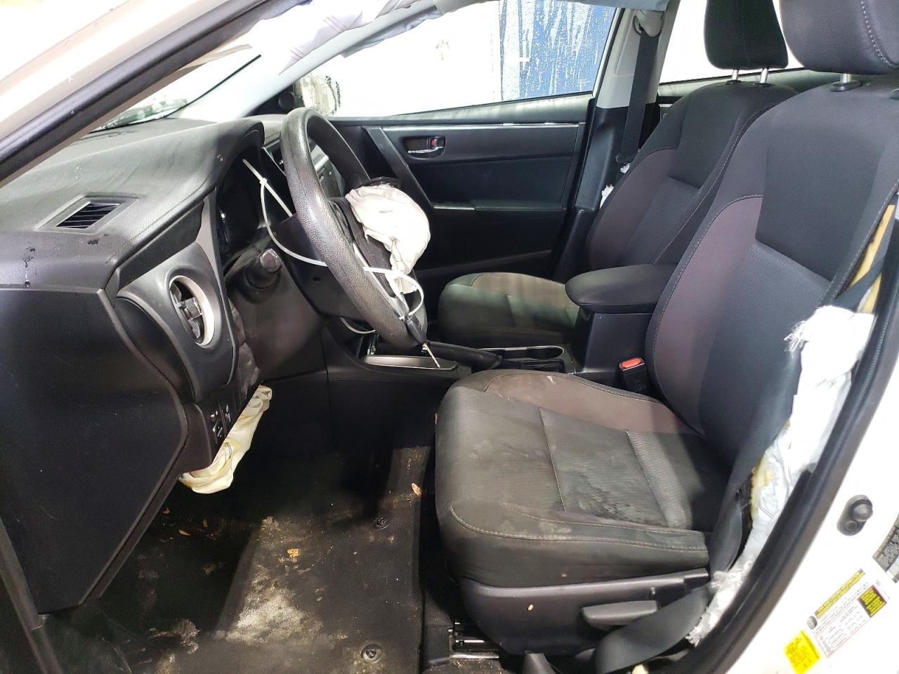 2017 TOYOTA COROLLA L photo 7