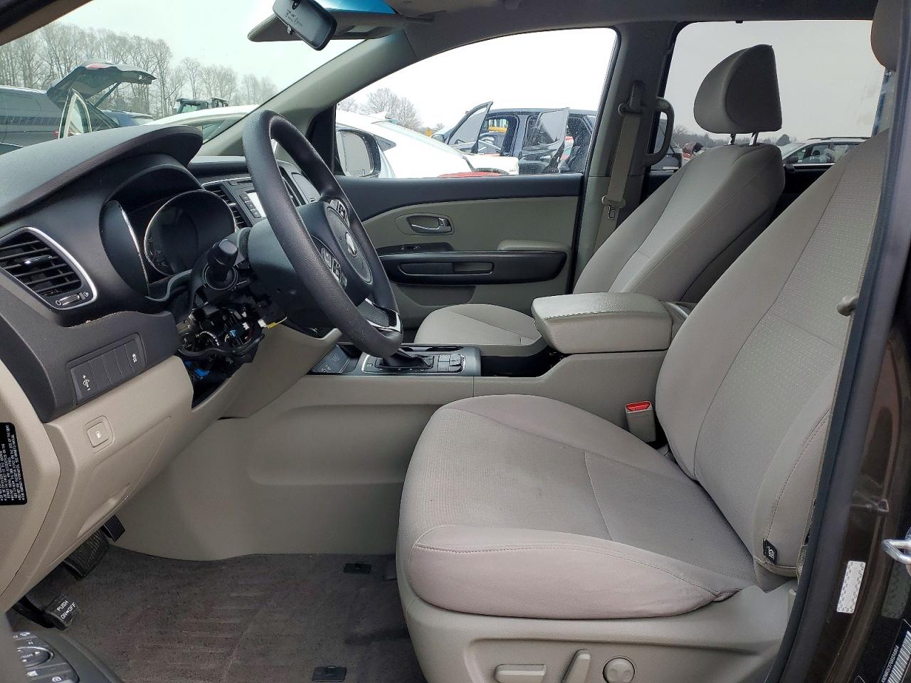 2016 KIA SEDONA LX photo 7