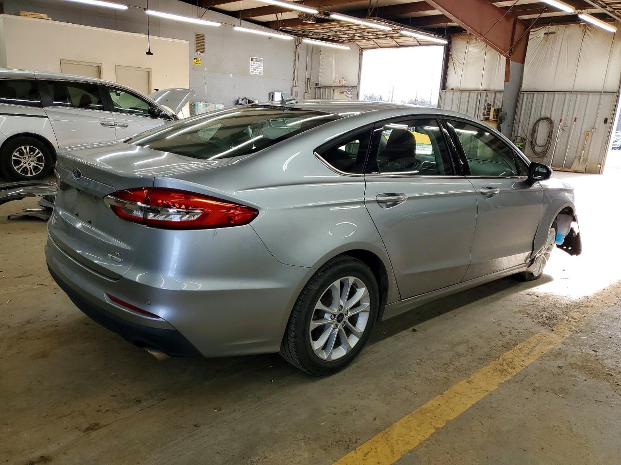 2020 FORD FUSION SE photo 3