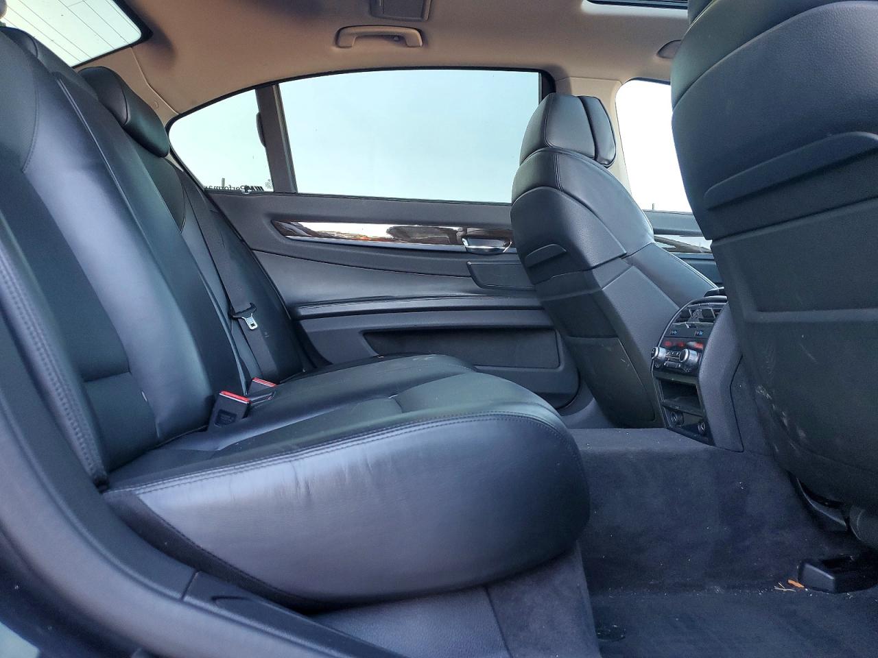 2012 BMW 750 LXI photo 19