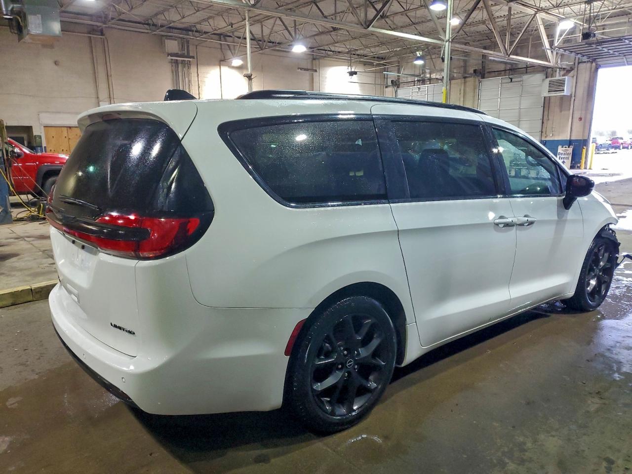 2025 CHRYSLER PACIFICA LIMITED photo 3
