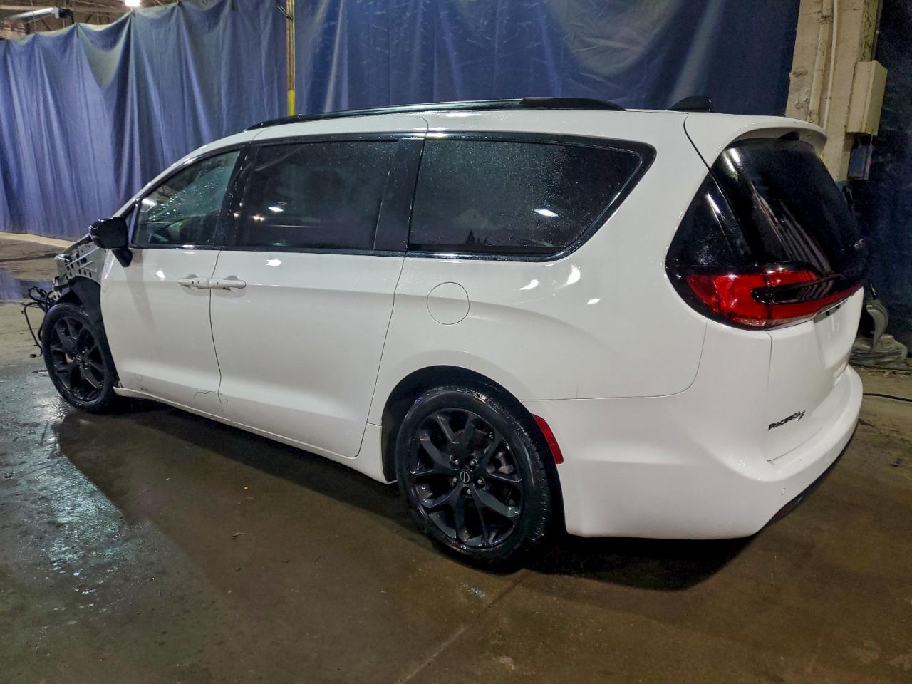 2025 CHRYSLER PACIFICA LIMITED photo 2