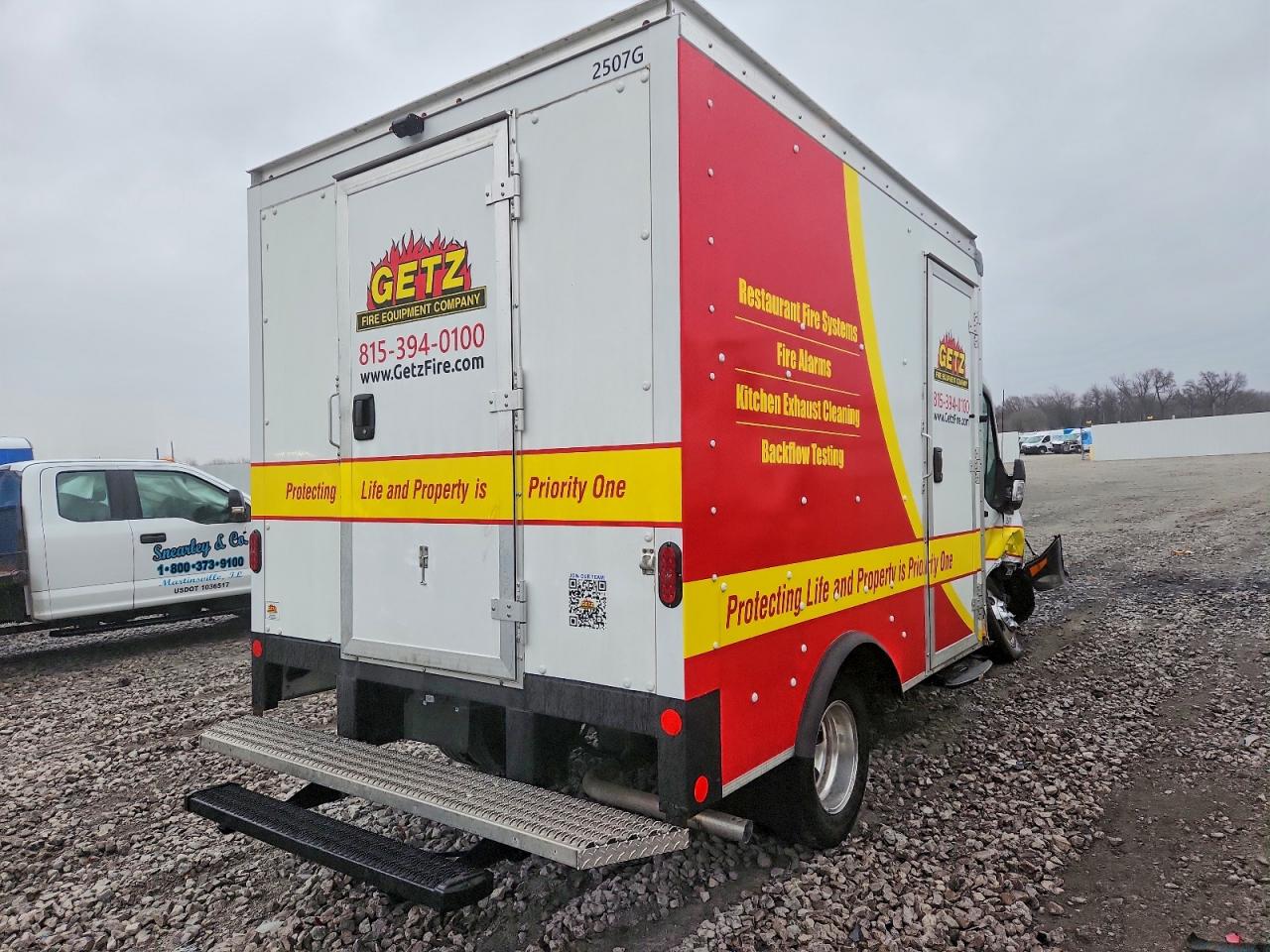 2025 FORD TRANSIT DELIVERY TRUCK photo 3