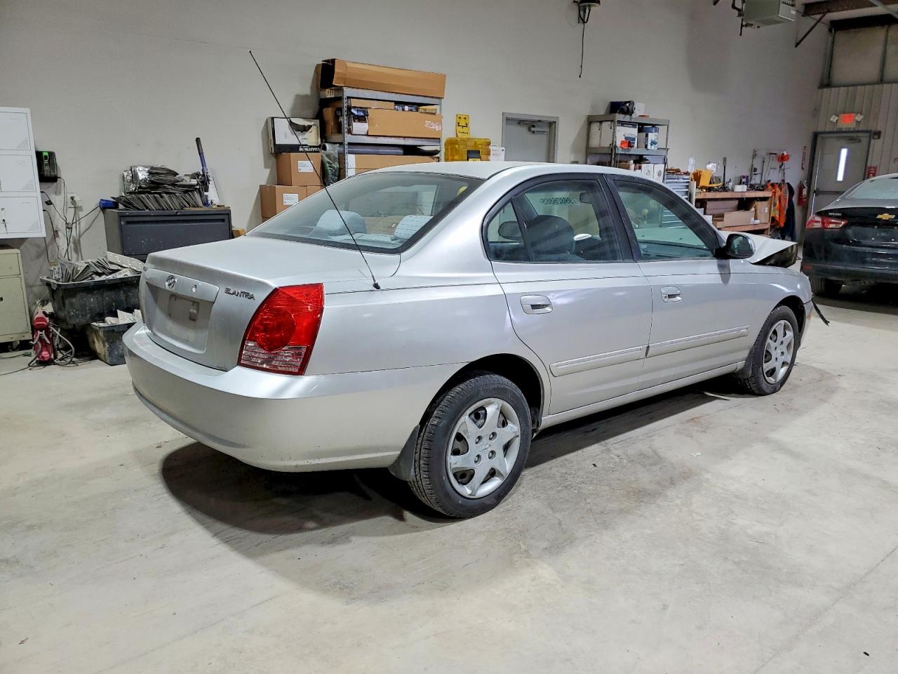 2004 HYUNDAI ELANTRA GLS photo 3