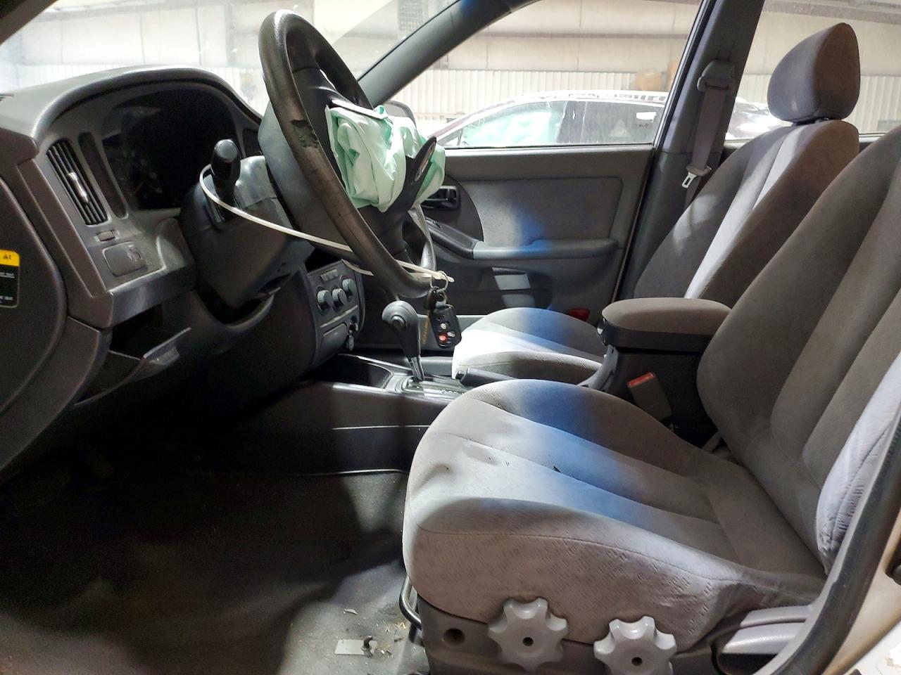2004 HYUNDAI ELANTRA GLS photo 7