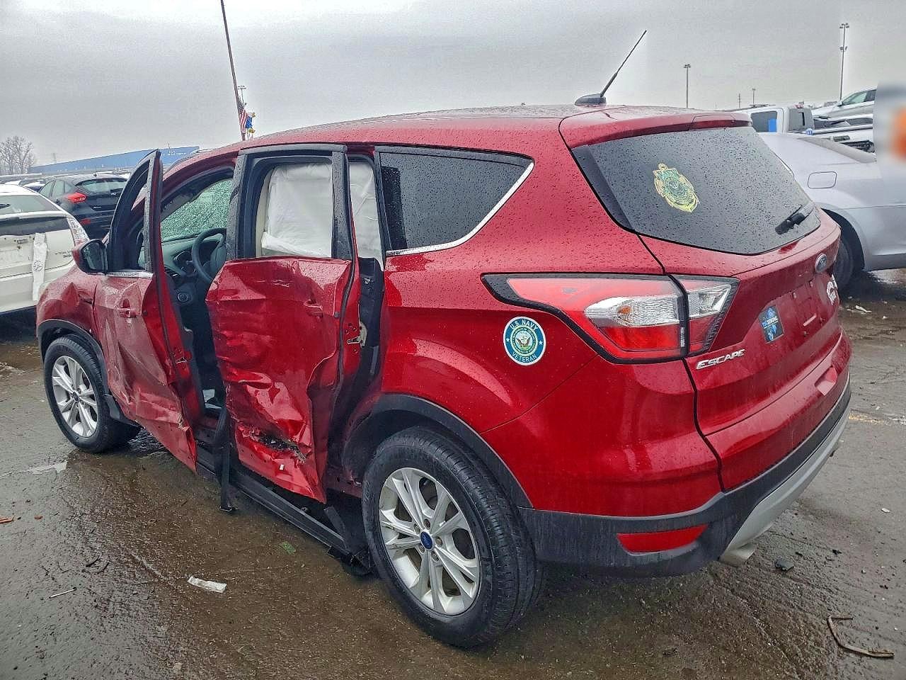 2017 FORD ESCAPE SE photo 2
