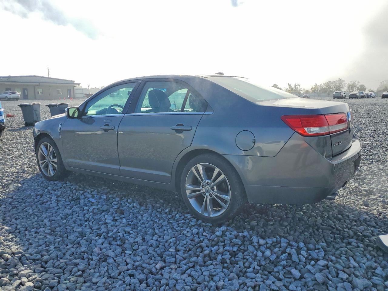 2010 LINCOLN MKZ photo 2