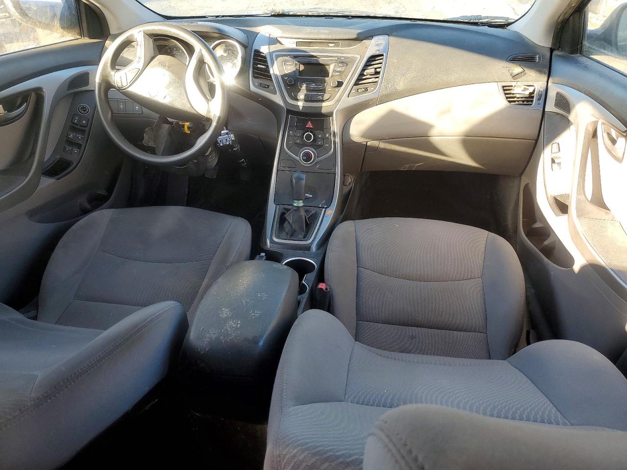2016 HYUNDAI ELANTRA SE photo 8