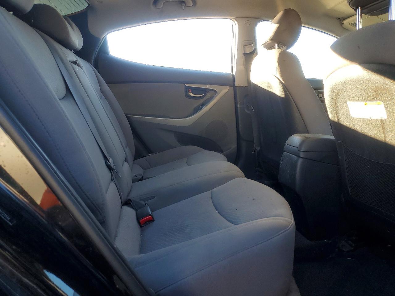 2016 HYUNDAI ELANTRA SE photo 10