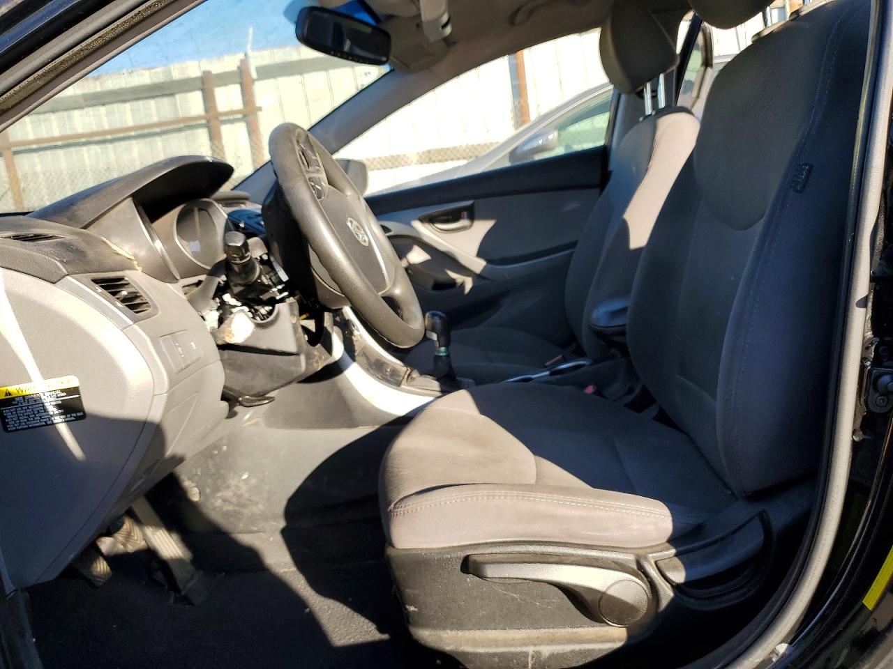 2016 HYUNDAI ELANTRA SE photo 7