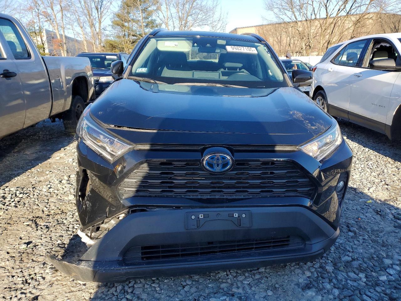 2021 TOYOTA RAV4 XLE photo 5