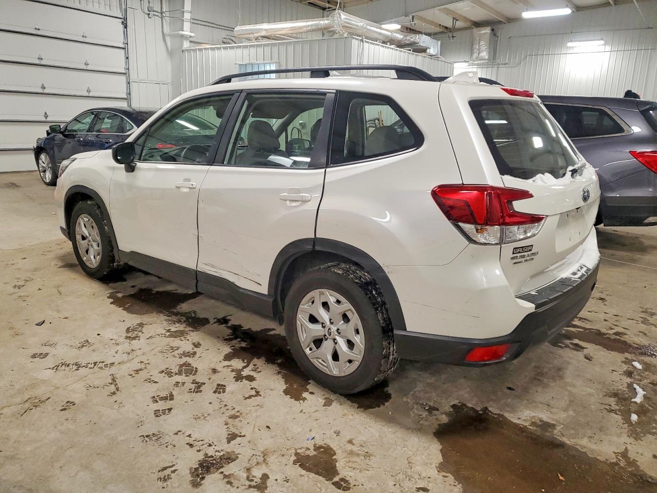 2019 SUBARU FORESTER photo 2
