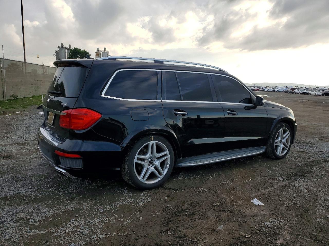 2014 MERCEDES-BENZ GL 550 4MATIC photo 5